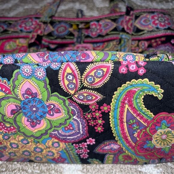Vera Bradley large purse - Picture 2 of 7
